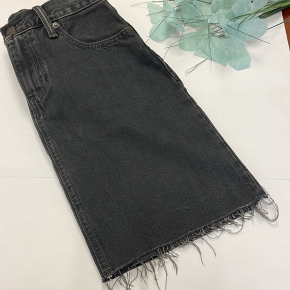 Levi’s red tab black demin skirt - Picture 7 of 7